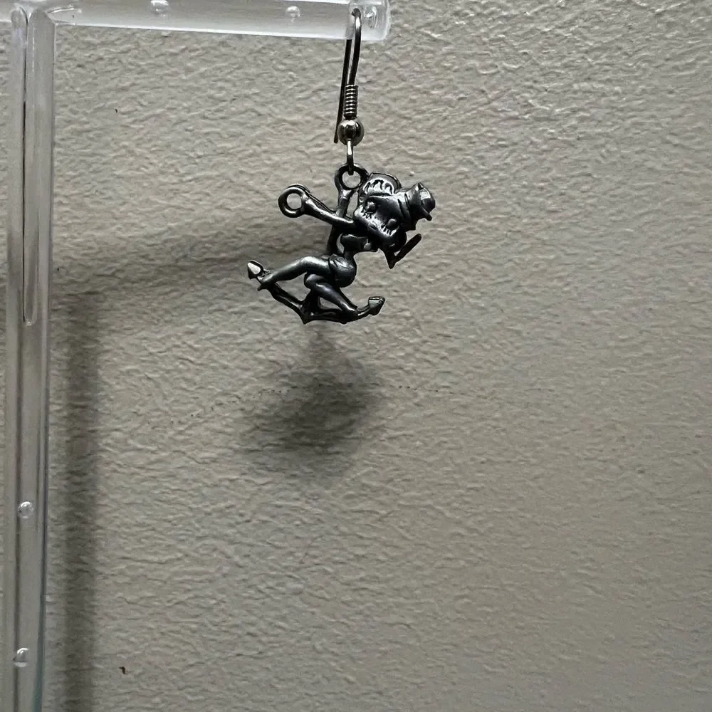 2 betty boop dangling earrings